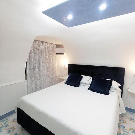 Domus Myosotis Apartment Napoli Exterior photo